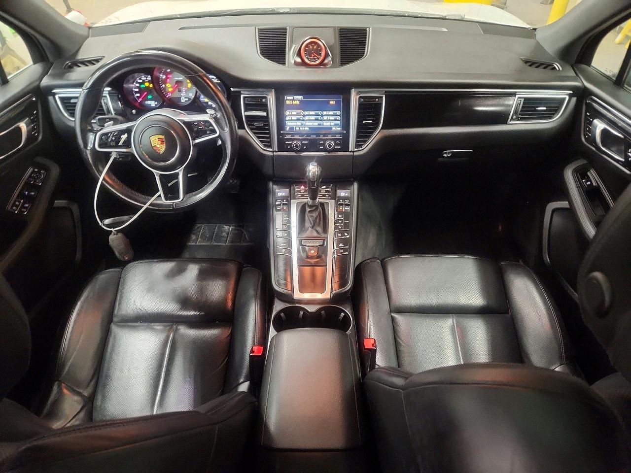 2015 PORSCHE Macan