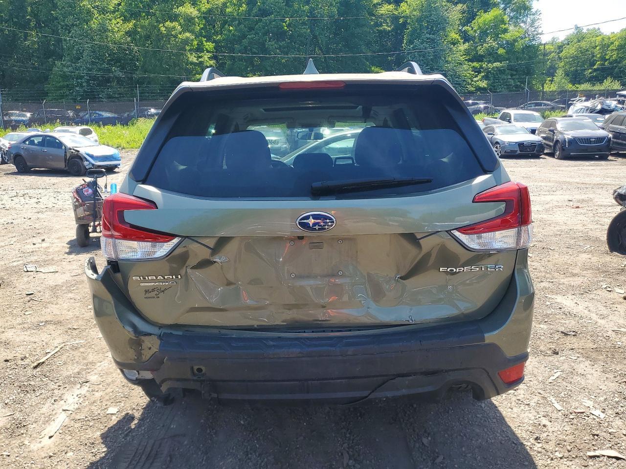 2021 SUBARU FORESTER