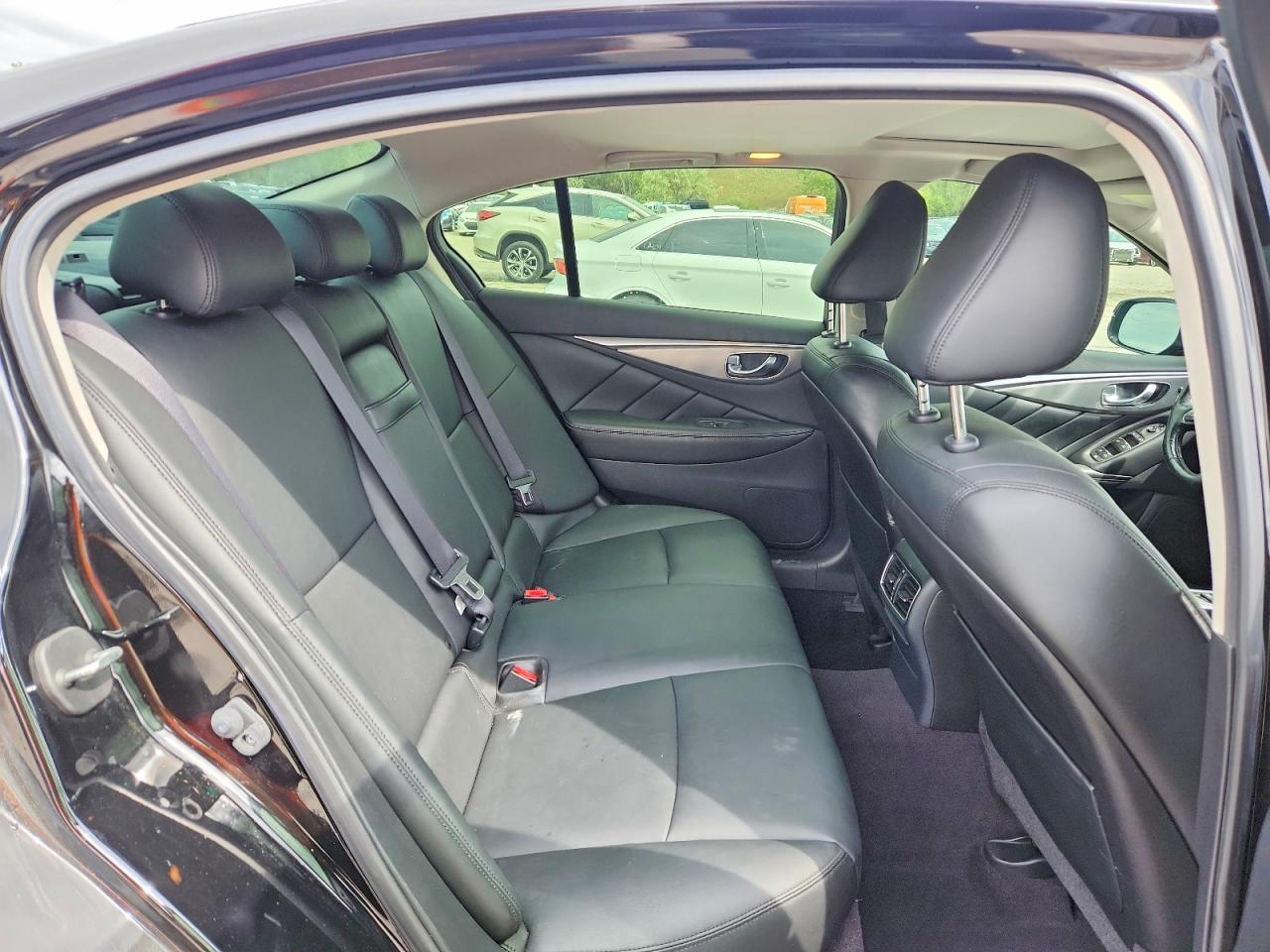 2016 INFINITI Q50