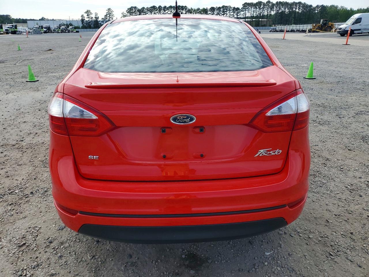 2015 FORD Fiesta