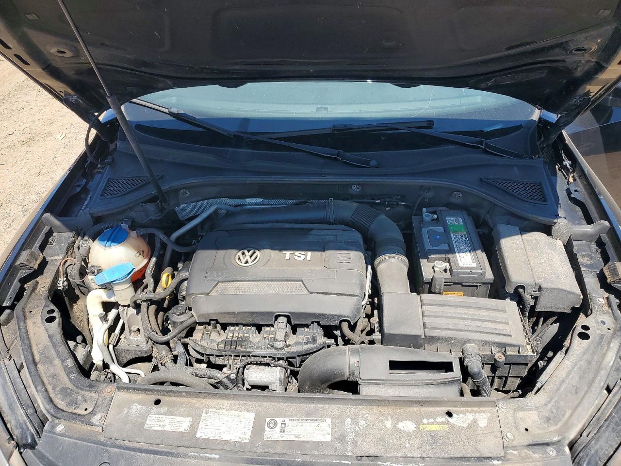 2016 VOLKSWAGEN Passat