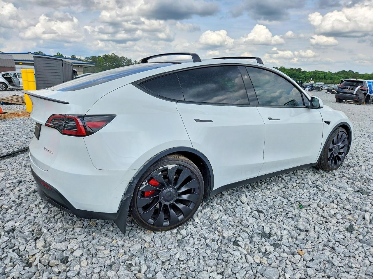 2024 TESLA MODEL Y