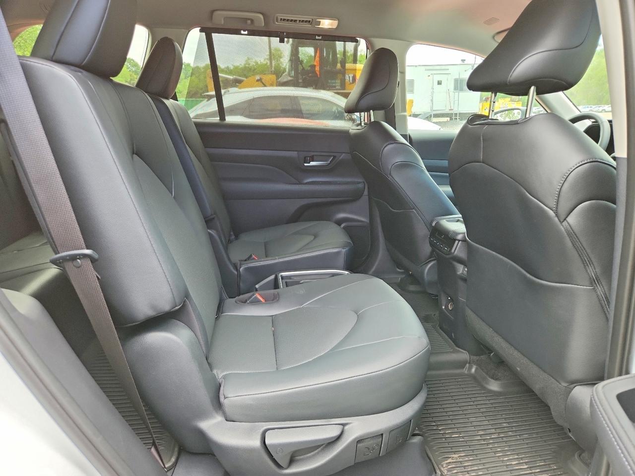 2026 TOYOTA HIGHLANDER
