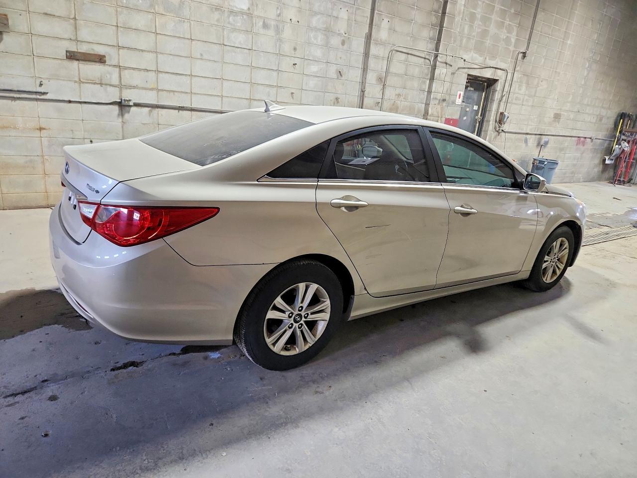 2011 HYUNDAI SONATA