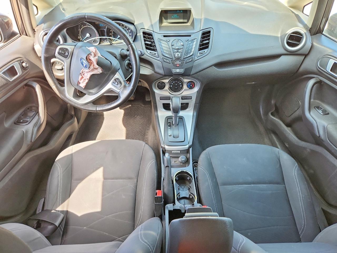 2015 FORD Fiesta