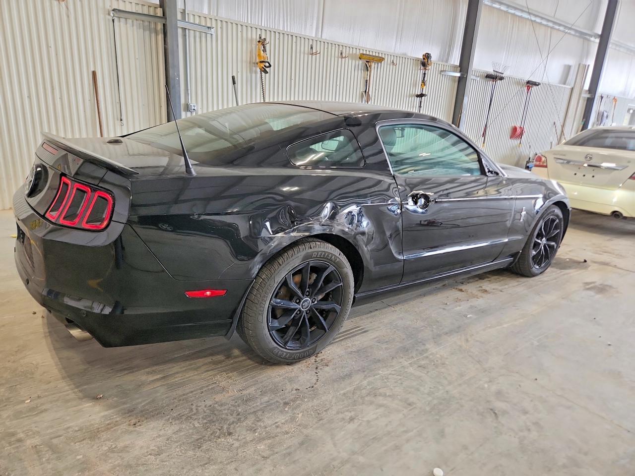 2013 FORD MUSTANG