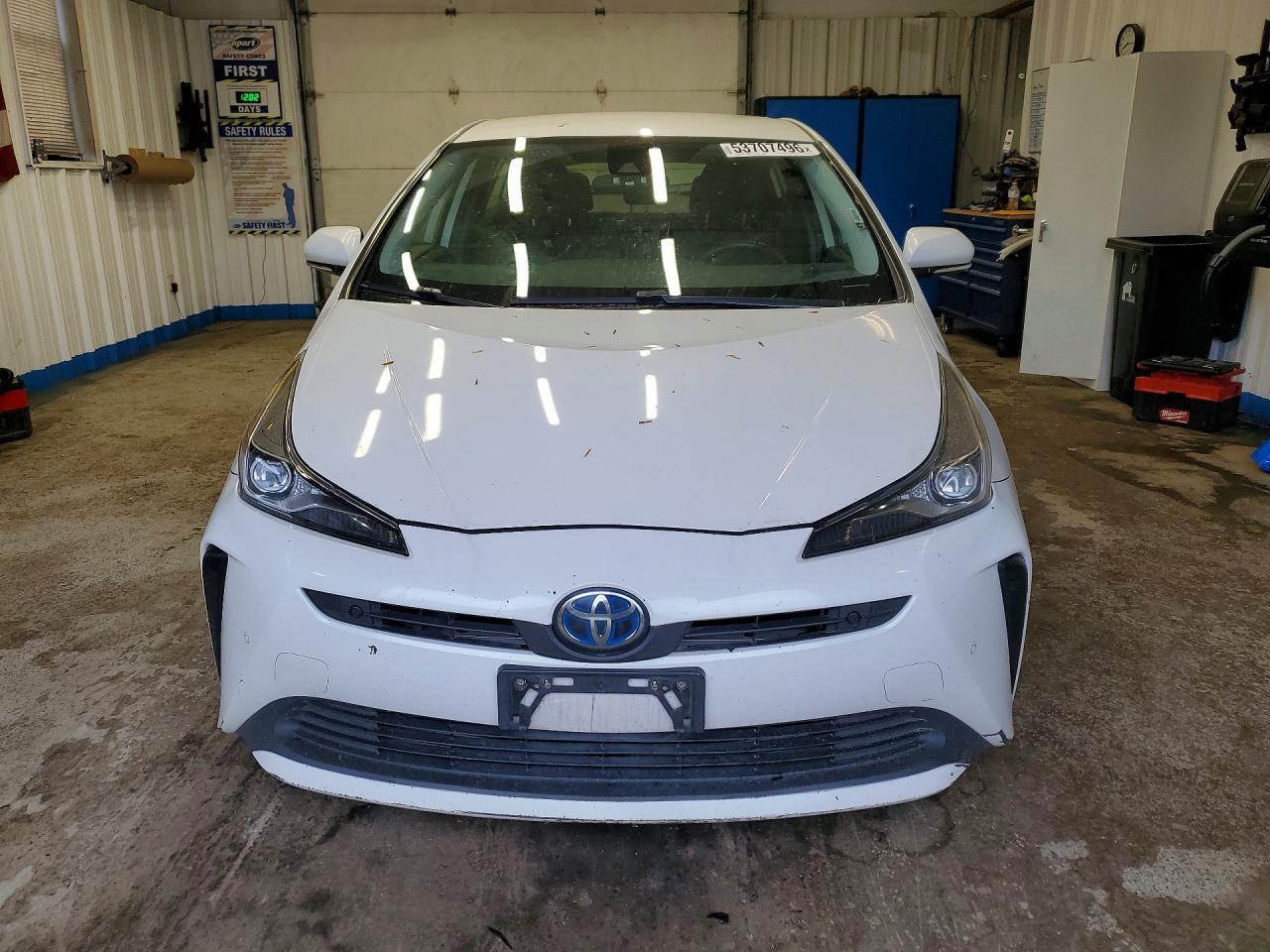 2019 TOYOTA PRIUS