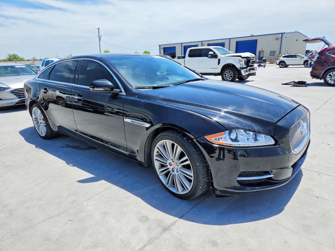 2015 JAGUAR Xj-Series