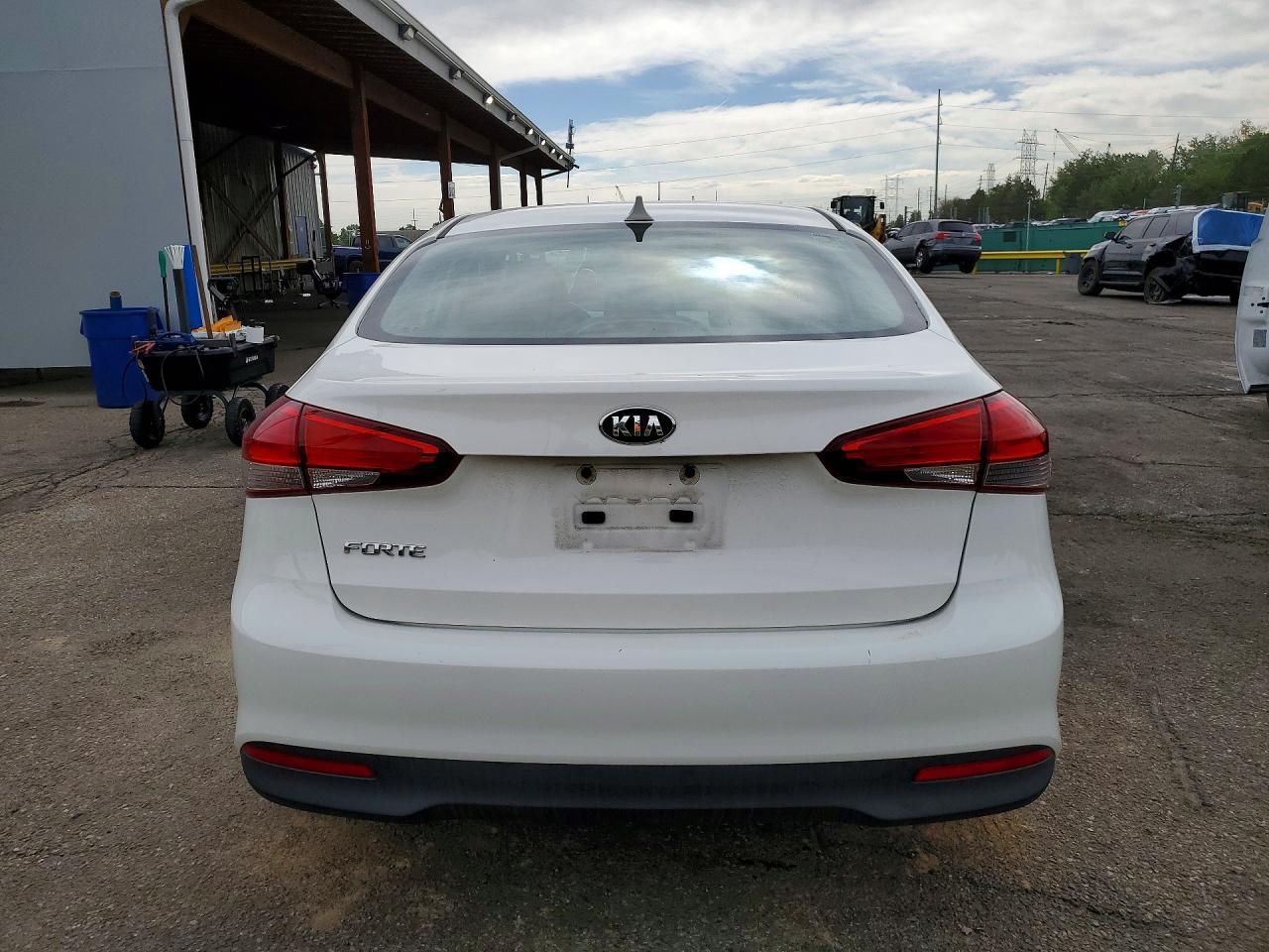2017 KIA FORTE