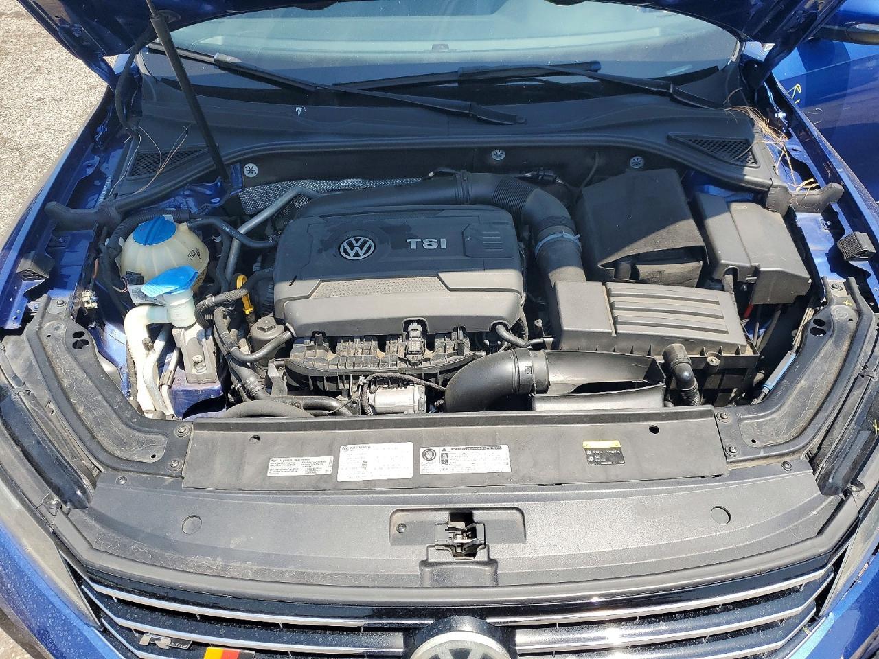 2017 VOLKSWAGEN Passat