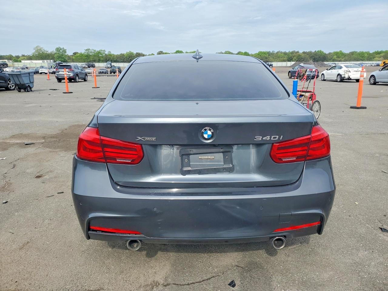 2017 BMW 3 SERIES