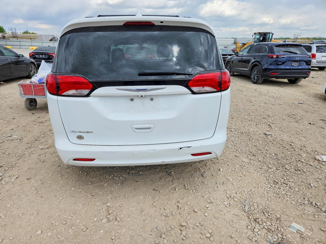 2020 CHRYSLER Voyager