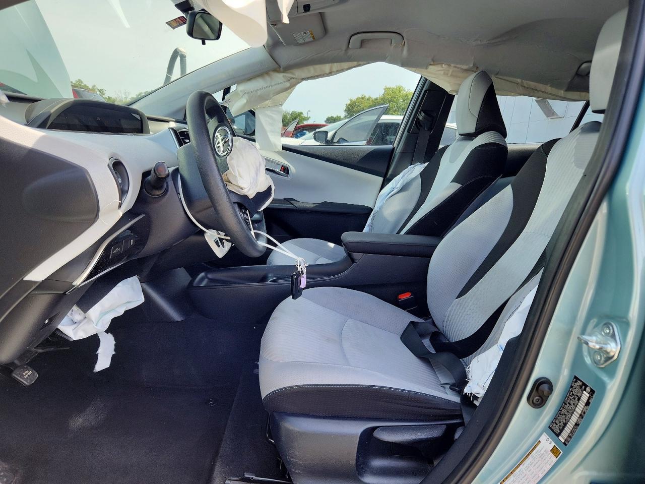 2016 TOYOTA PRIUS