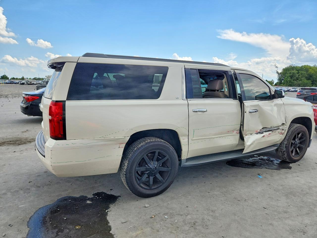 2015 CHEVROLET Suburban