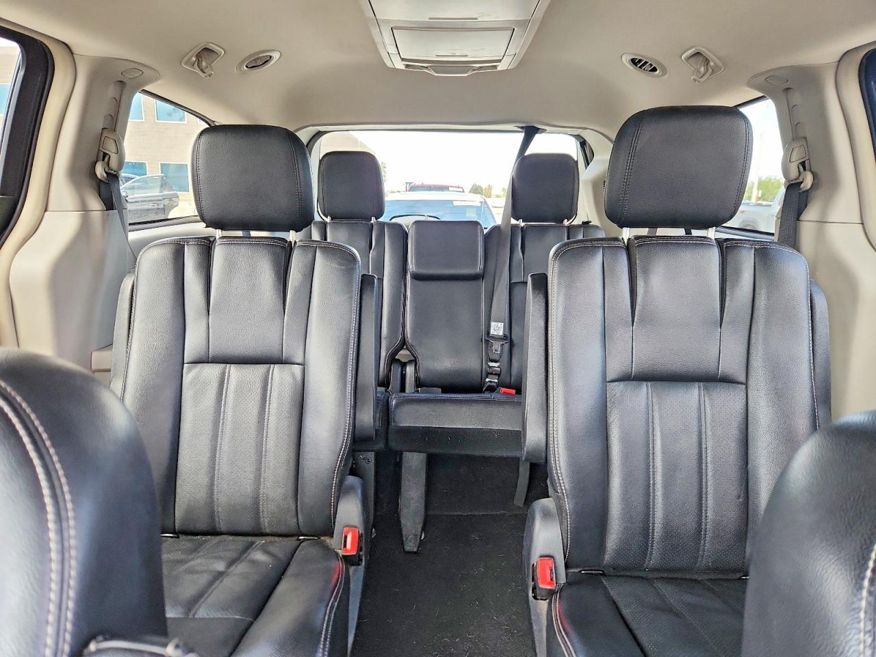 2012 CHRYSLER Town & Country