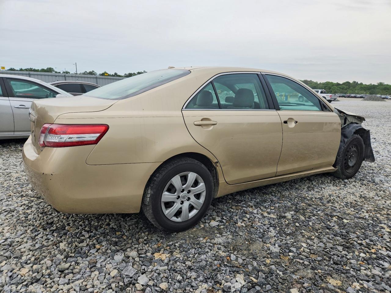 2011 TOYOTA CAMRY