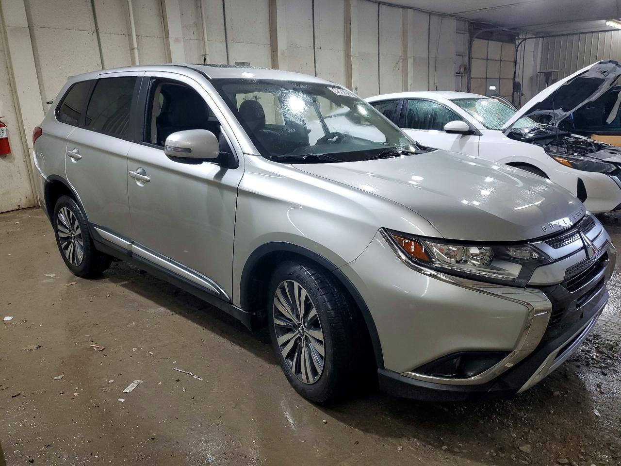2019 MITSUBISHI outlander