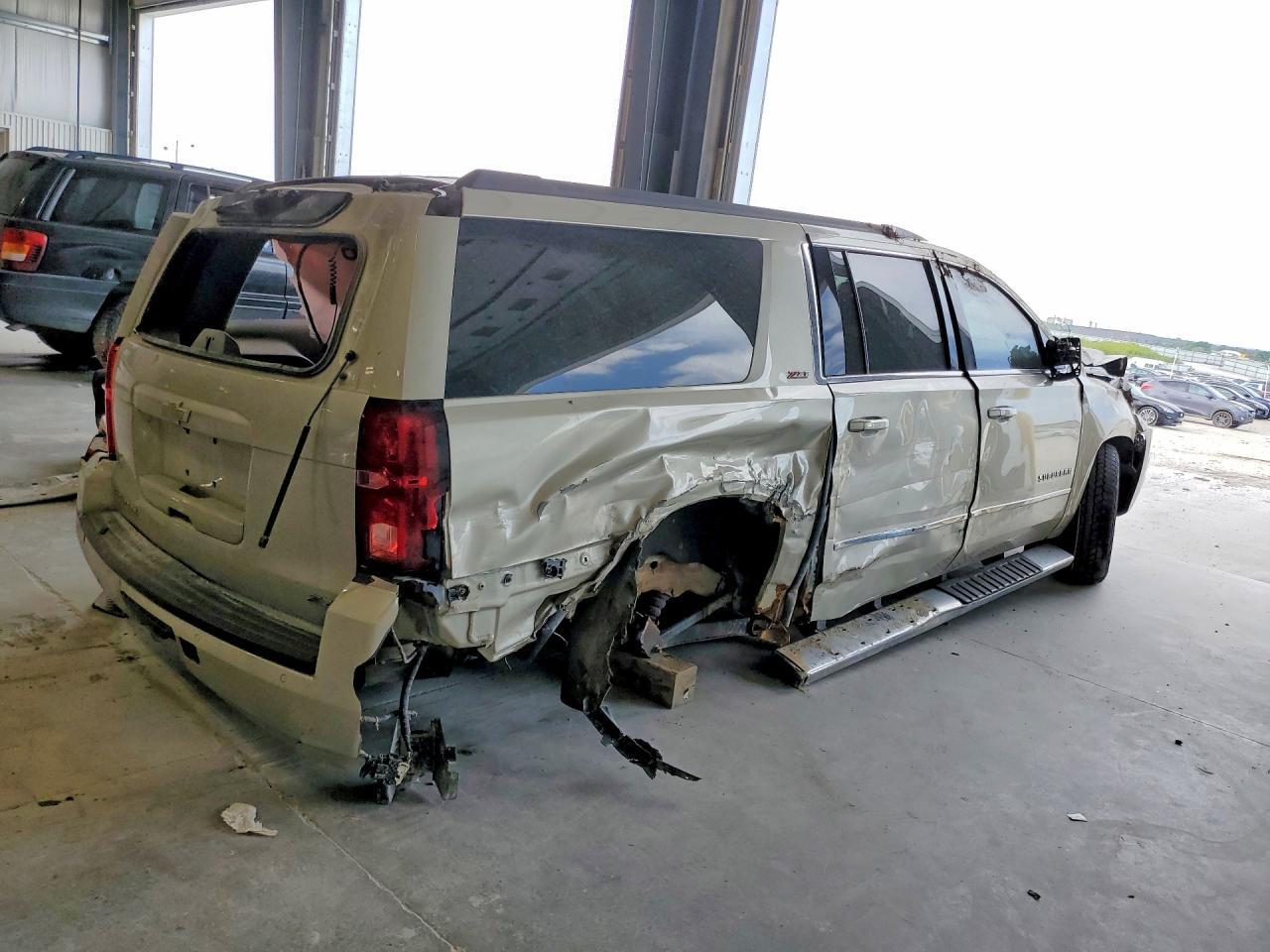 2015 CHEVROLET Suburban