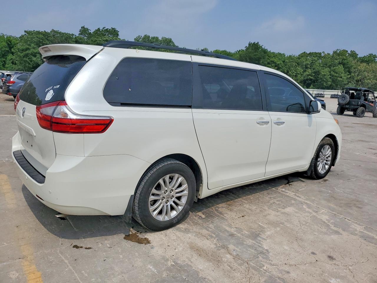 2015 TOYOTA SIENNA