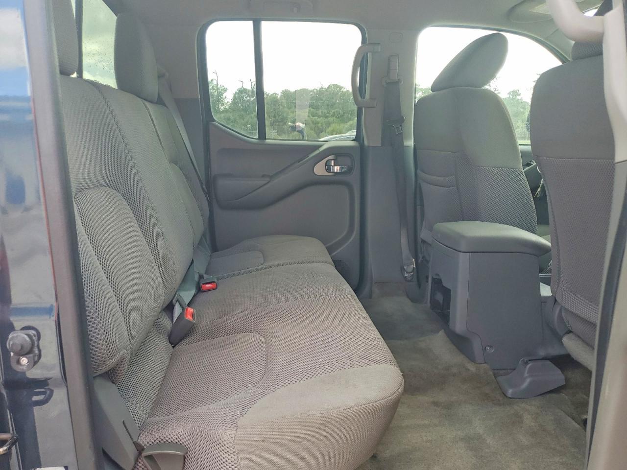 2015 NISSAN Frontier