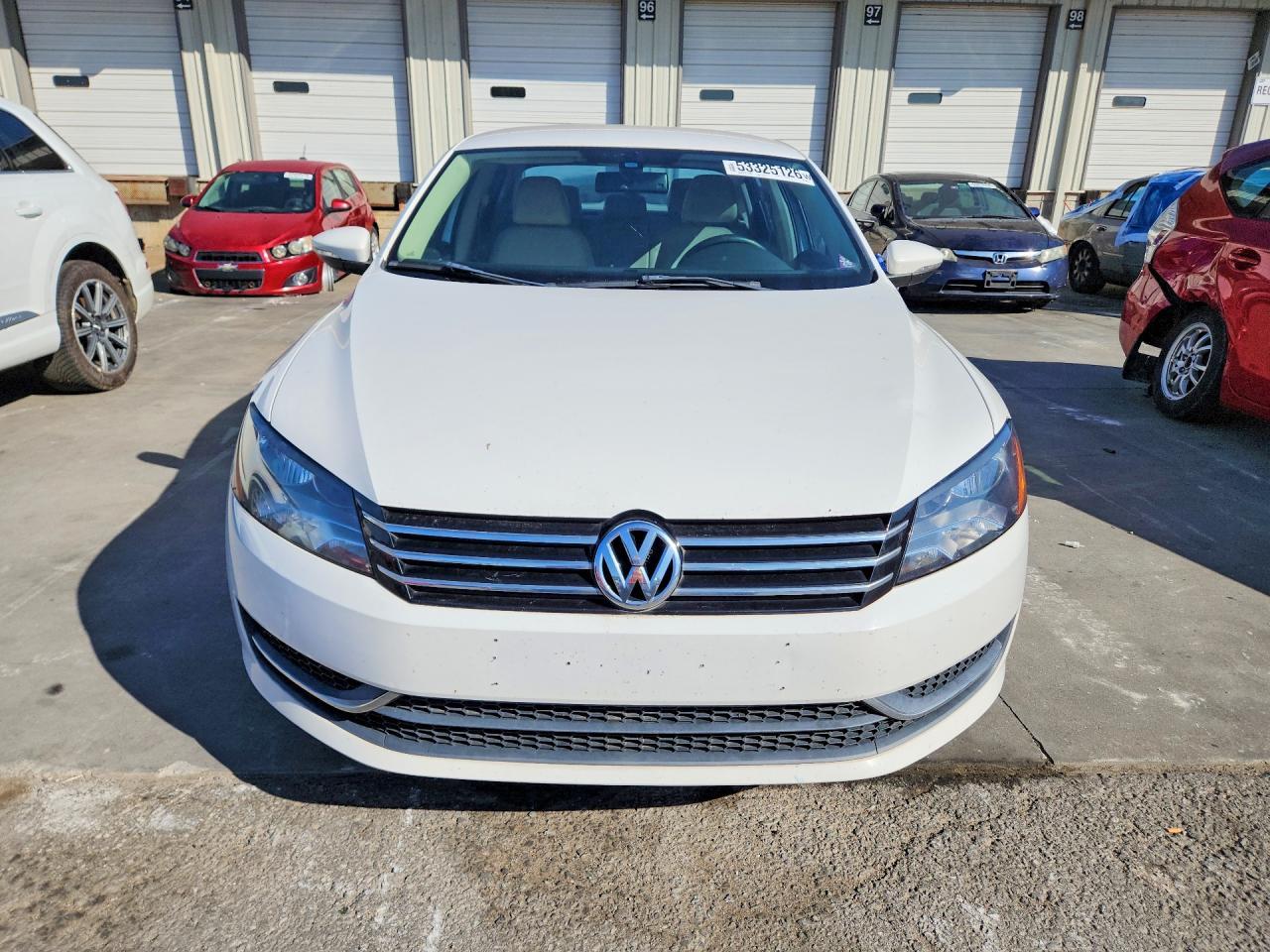 2012 VOLKSWAGEN Passat