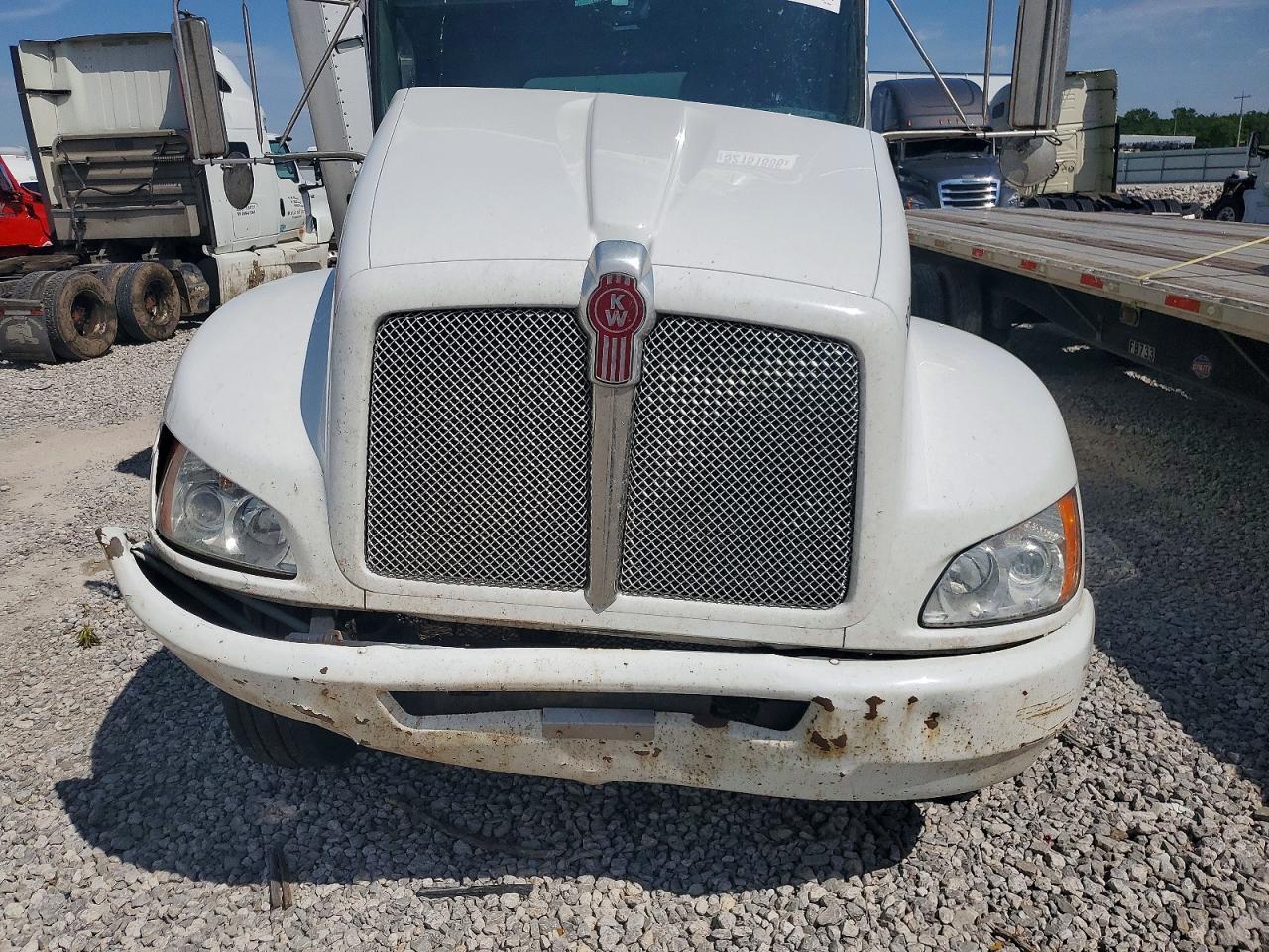 2019 KENWORTH T300