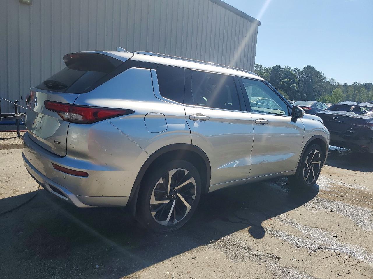 2022 MITSUBISHI outlander