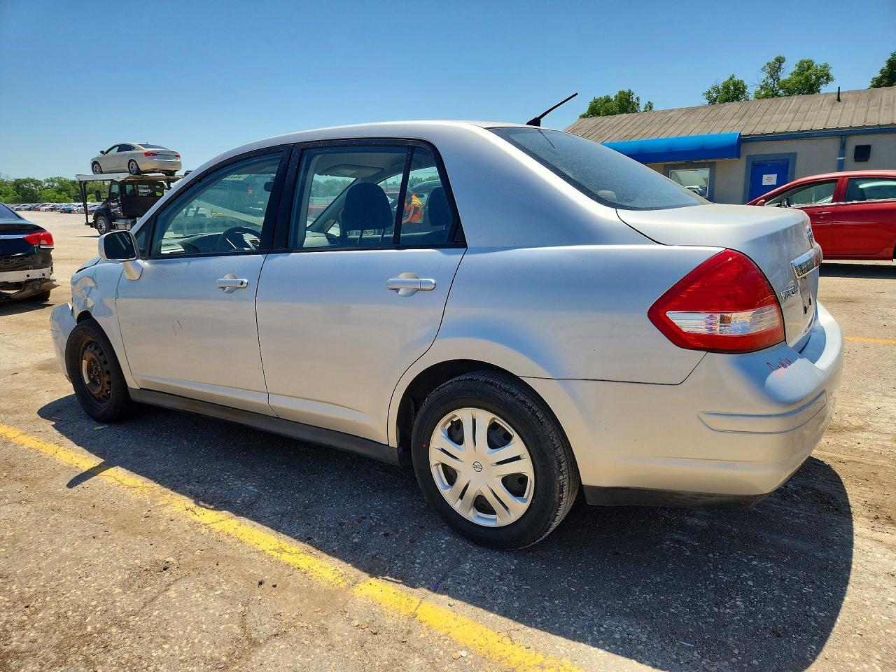 2011 NISSAN VERSA