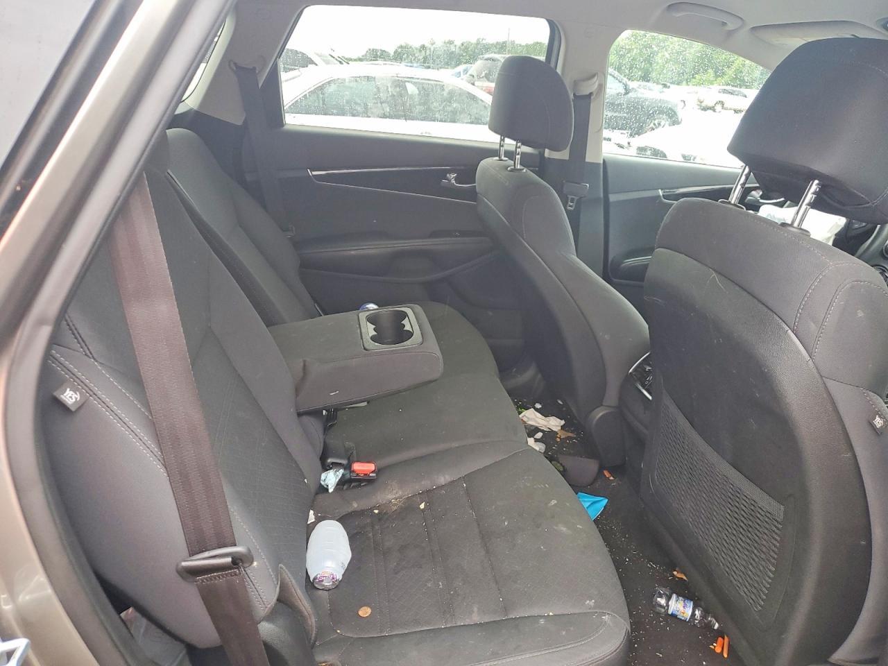 2017 KIA SORENTO
