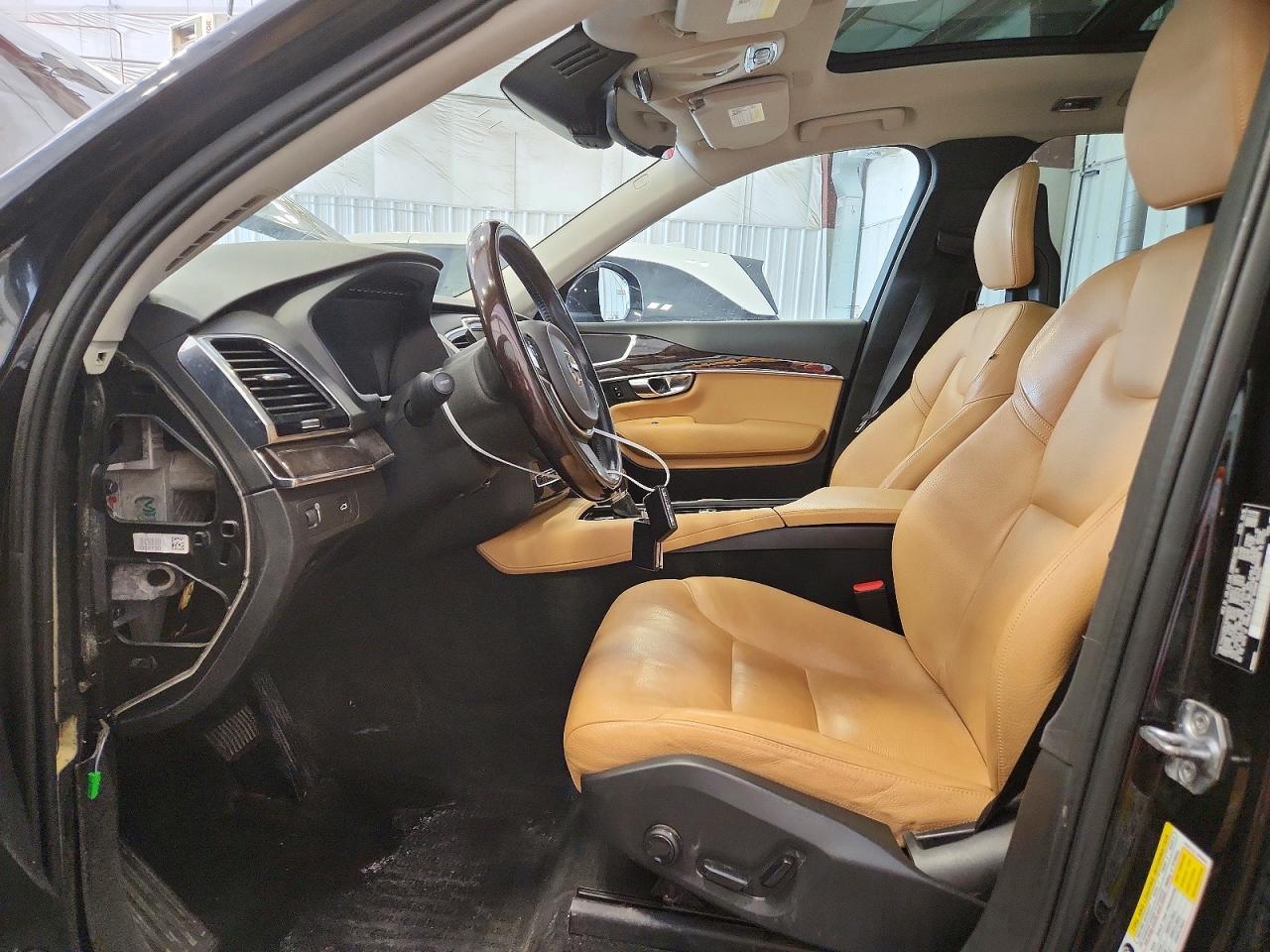 2016 VOLVO XC90