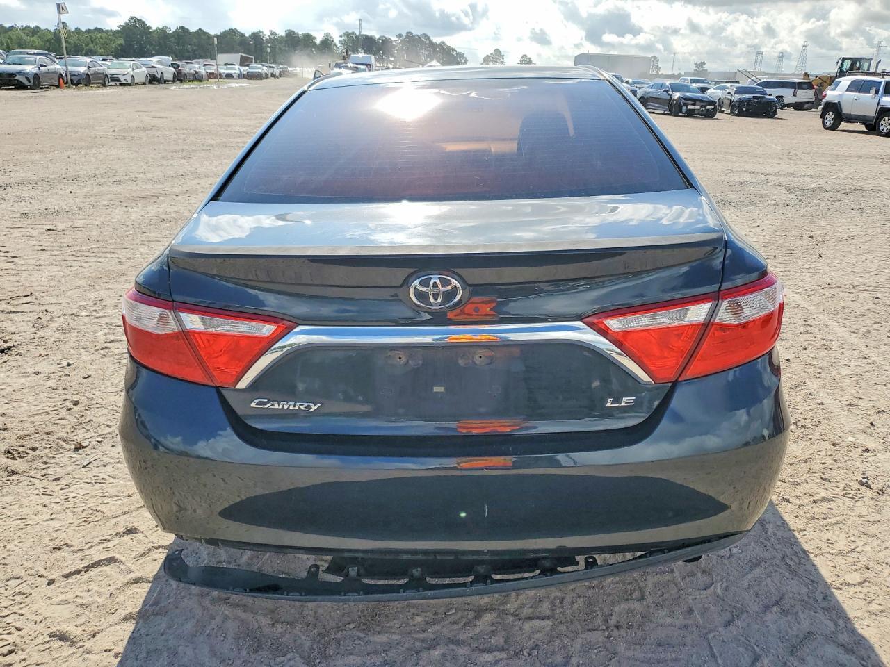 2015 TOYOTA CAMRY