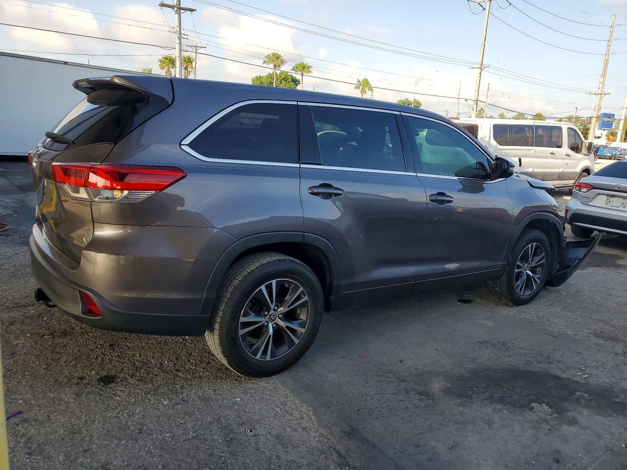 2019 TOYOTA HIGHLANDER