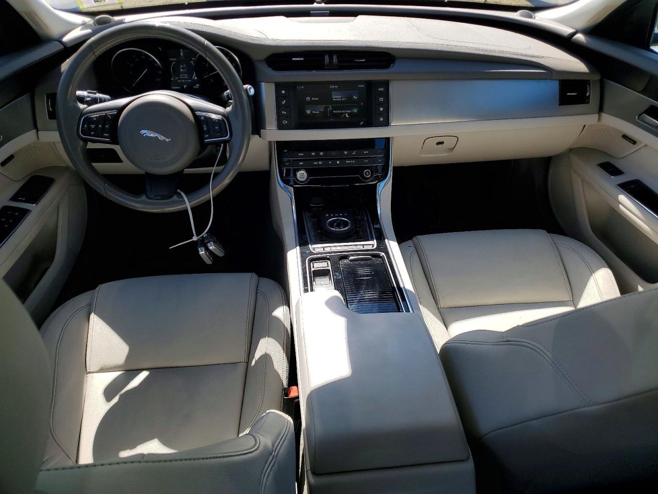 2017 JAGUAR XF