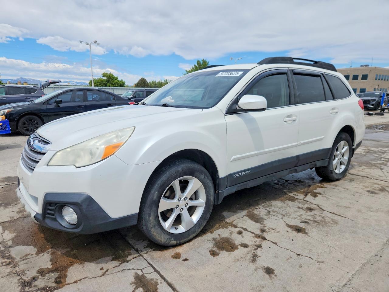 2013 SUBARU Outback
