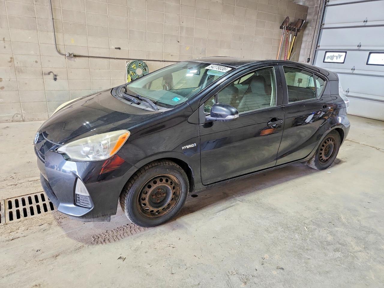2013 TOYOTA Prius c