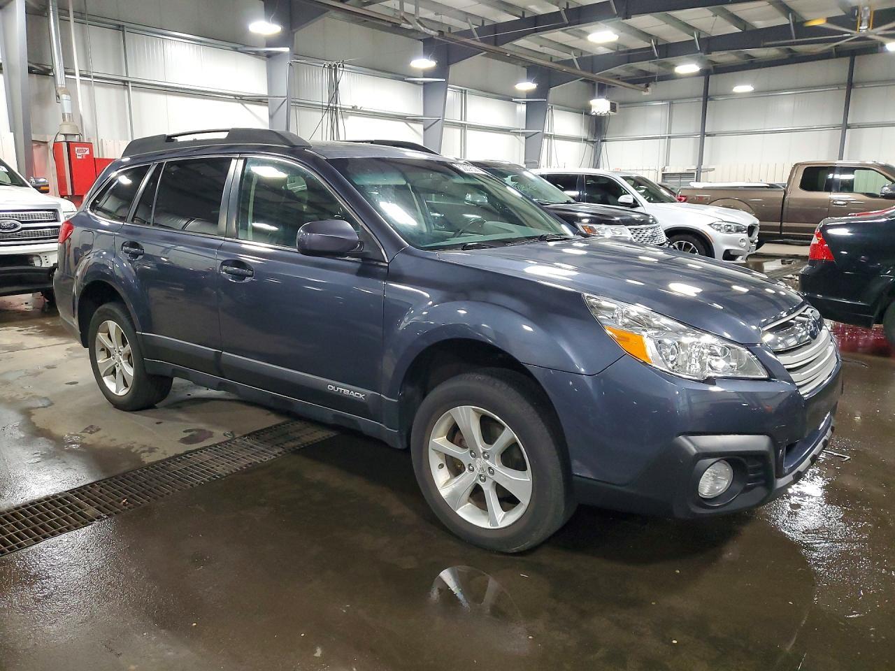 2014 SUBARU Outback