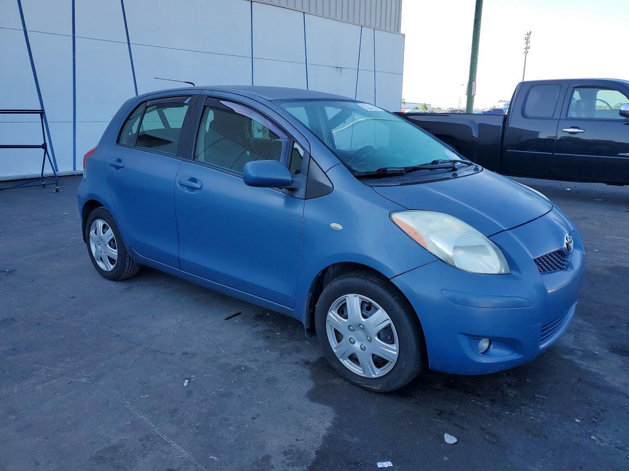 2011 TOYOTA YARIS