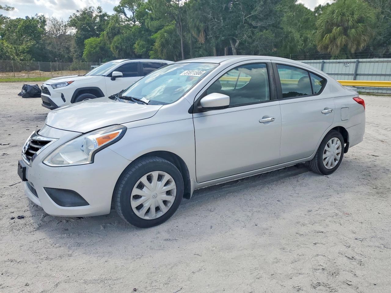 2017 NISSAN VERSA
