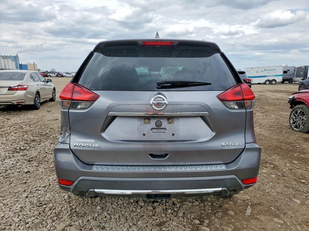 2017 NISSAN ROGUE