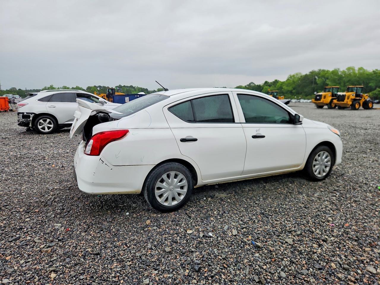 2018 NISSAN VERSA