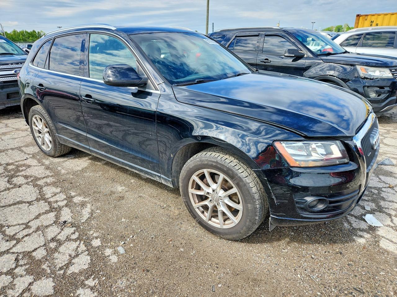 2011 AUDI Q5