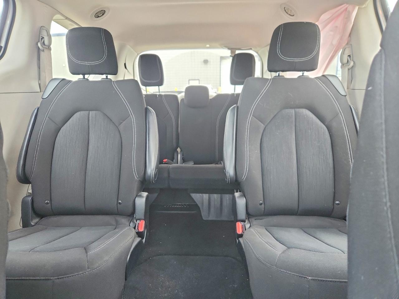 2023 CHRYSLER Voyager