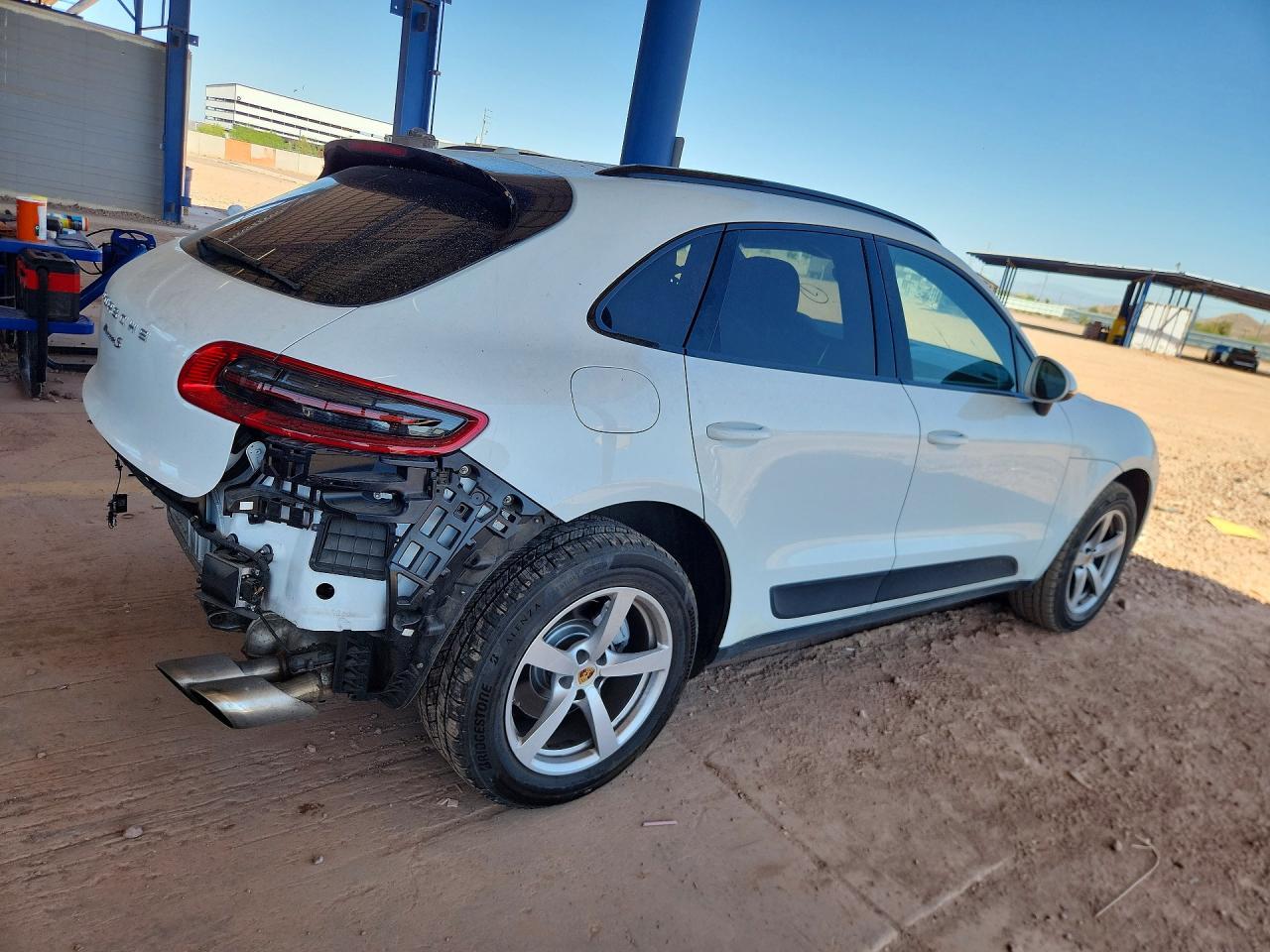 2017 PORSCHE Macan