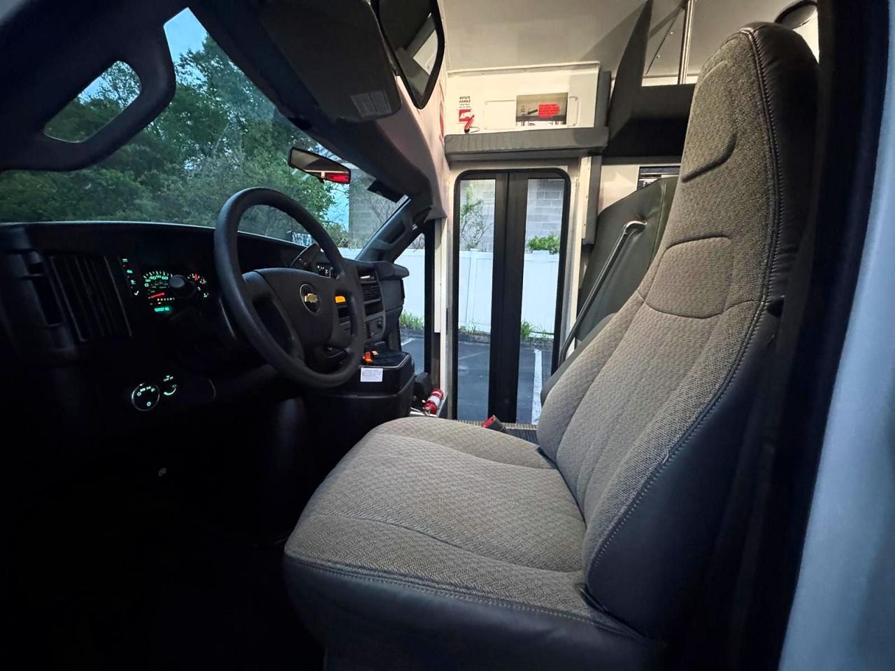 2017 CHEVROLET Express 3500
