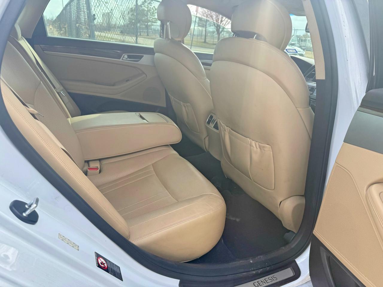 2015 HYUNDAI GENESIS
