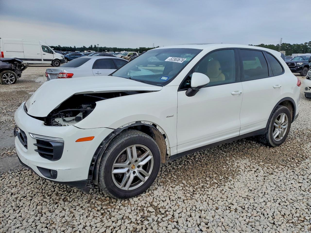 2016 PORSCHE CAYENNE