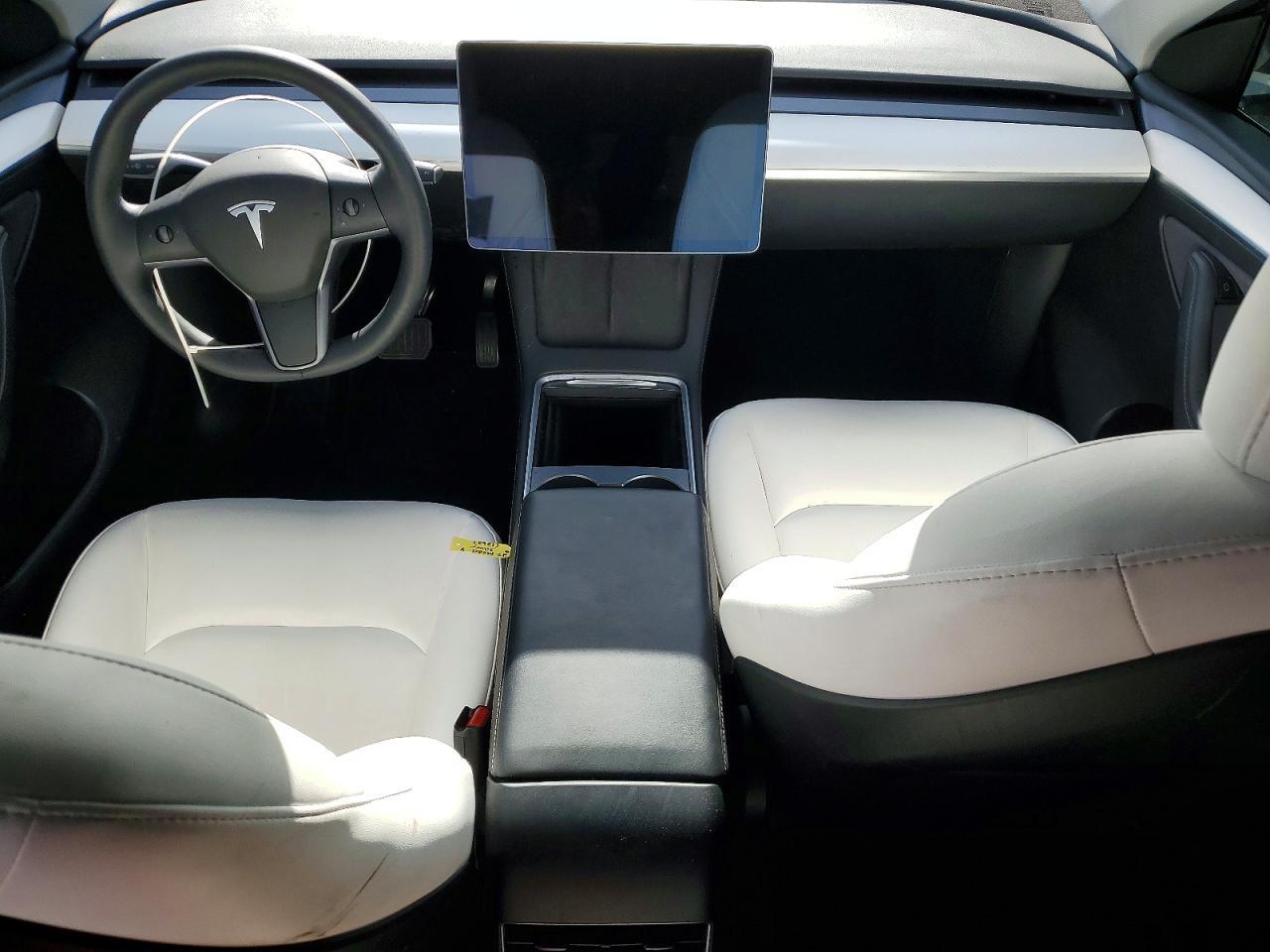 2025 TESLA MODEL Y