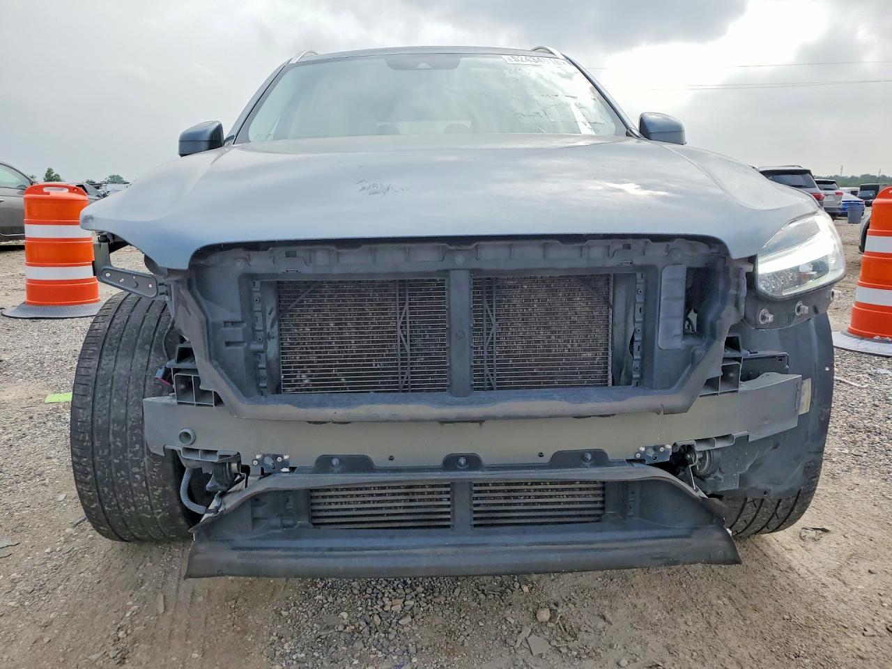 2020 VOLVO XC90