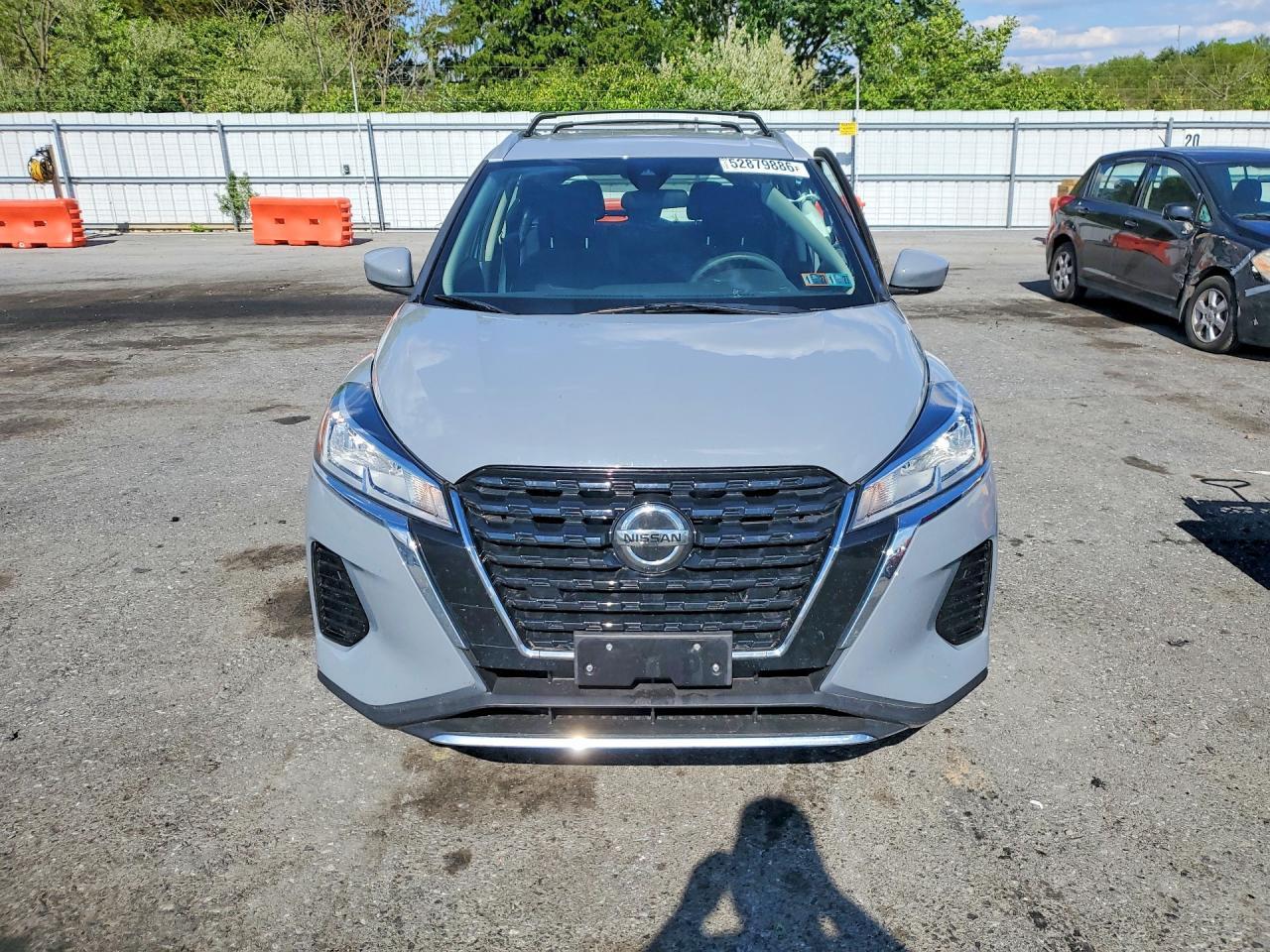 2021 NISSAN KICKS