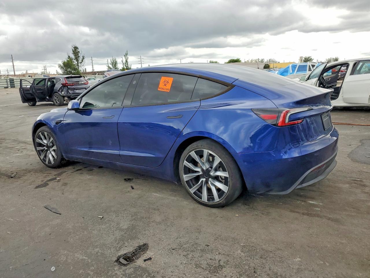 2025 TESLA MODEL 3